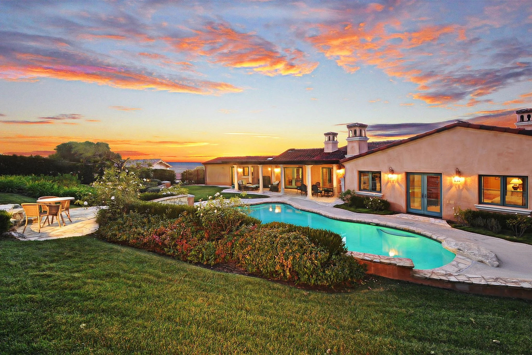 ViaArco_PoolView.jpg