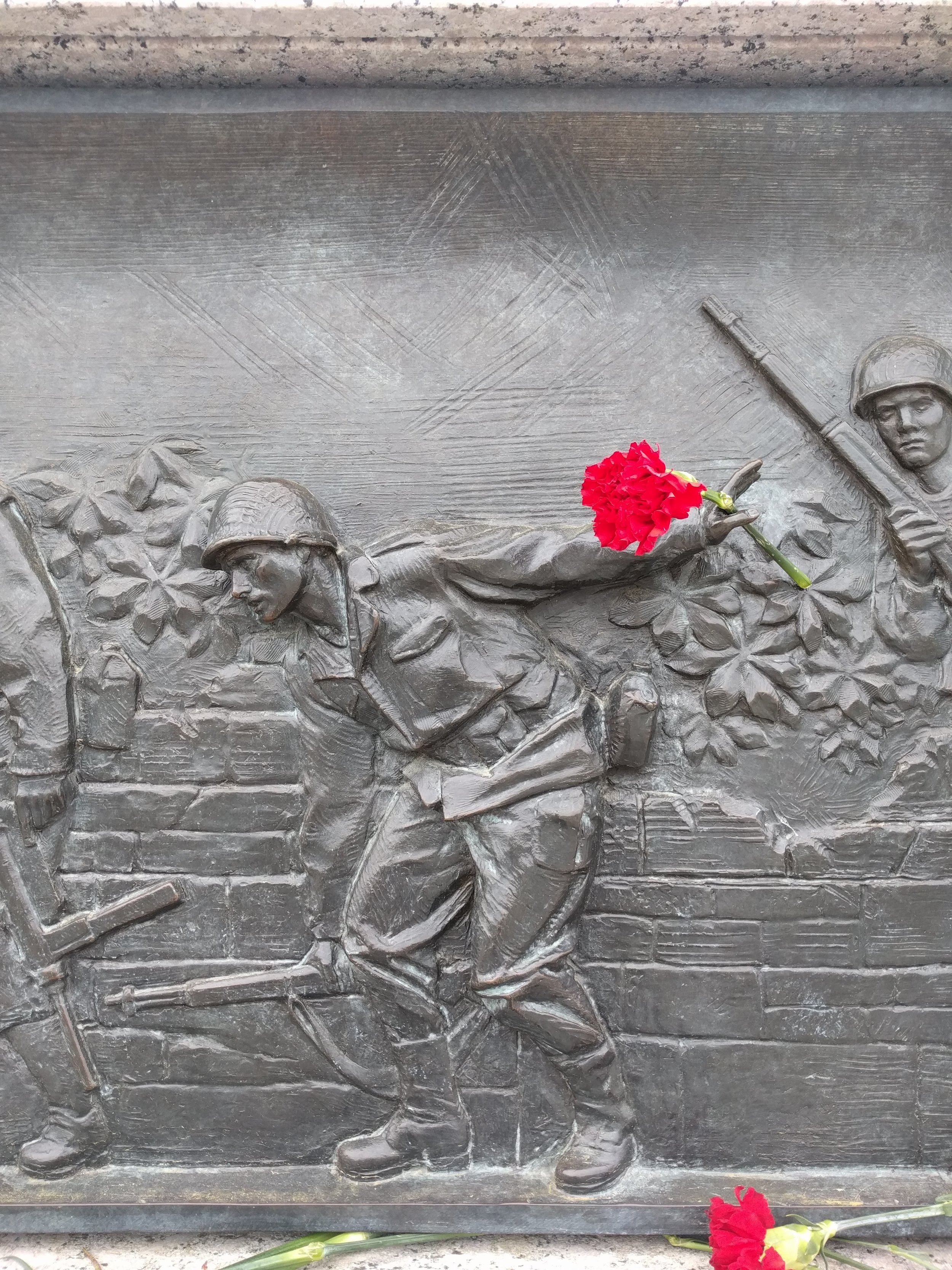  A little accent at the WWII memorial 