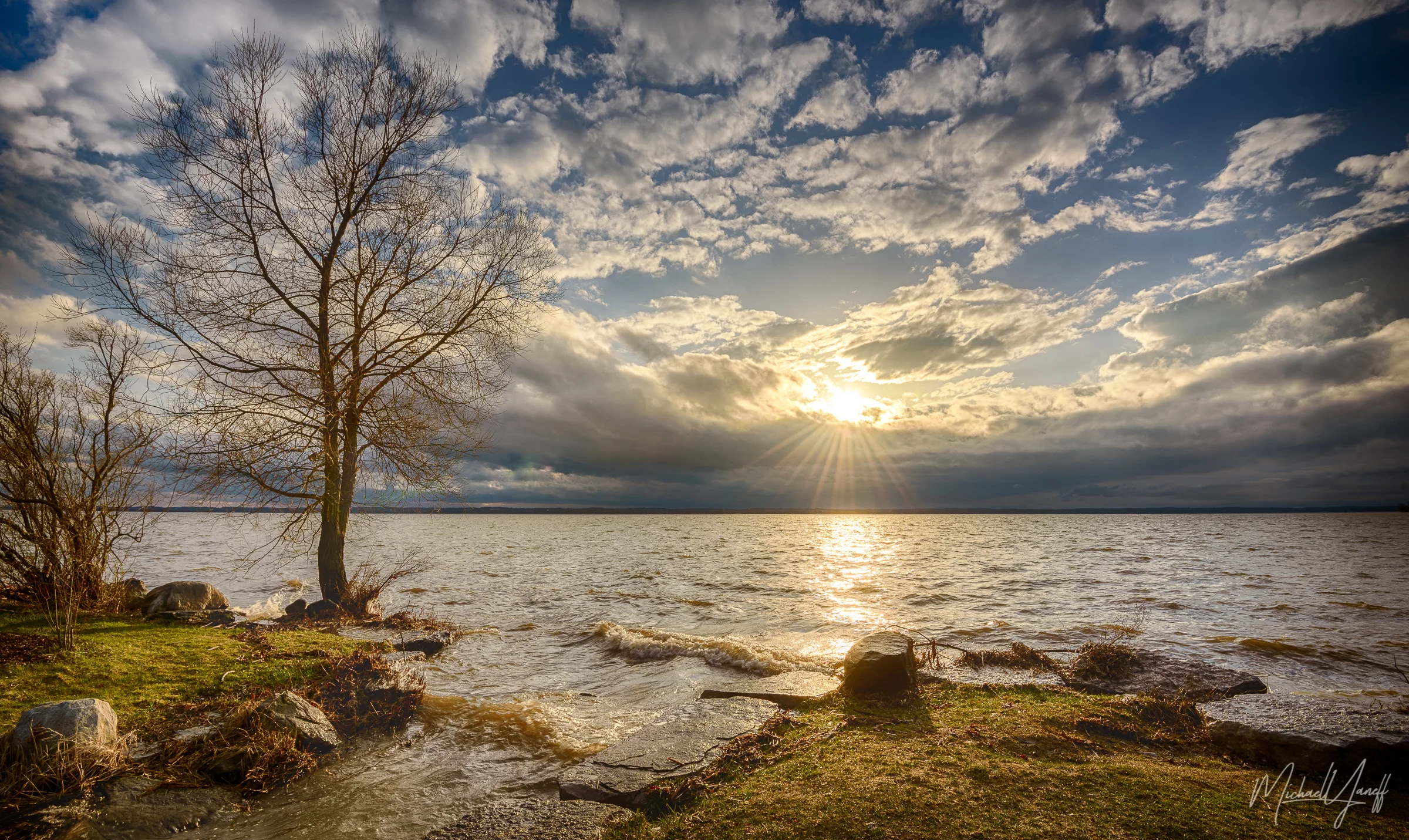 Cooks Bay from Keswick Ontario.jpg