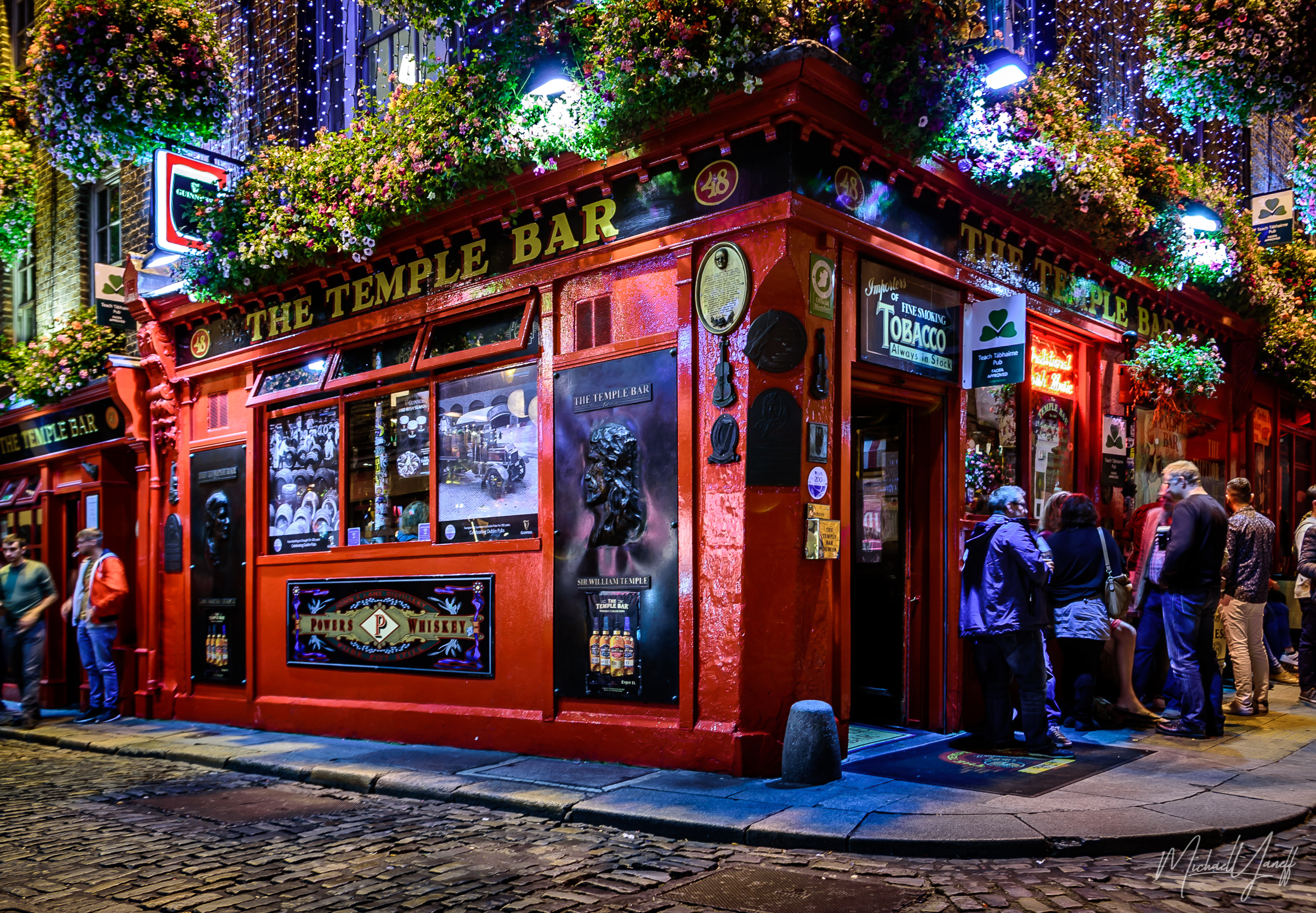 Temple Bar Dublin (1).jpg
