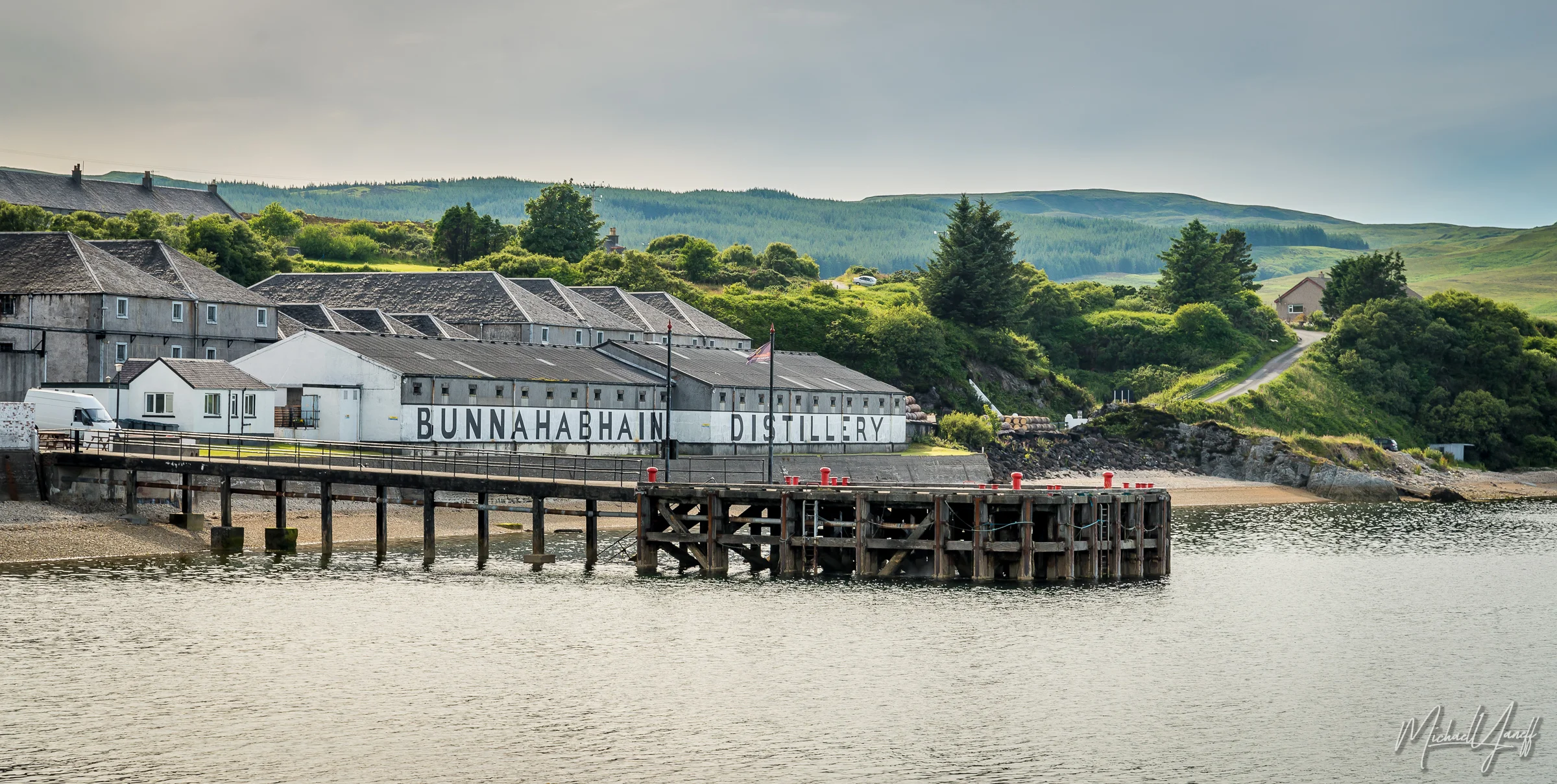 Bunnahabhain Distillery Islay.jpg