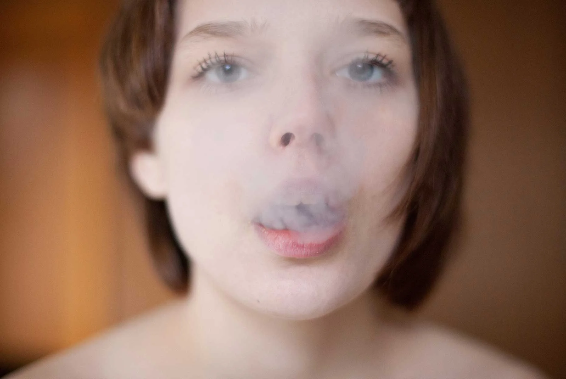 girl_smoke_portrait.jpg