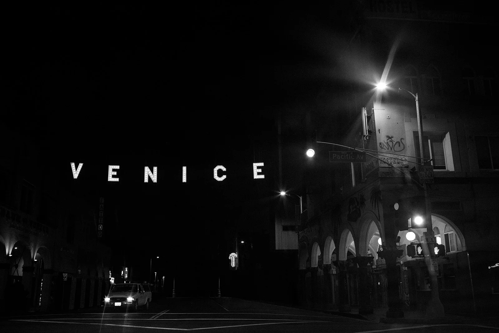 venice_beach_sign.jpg