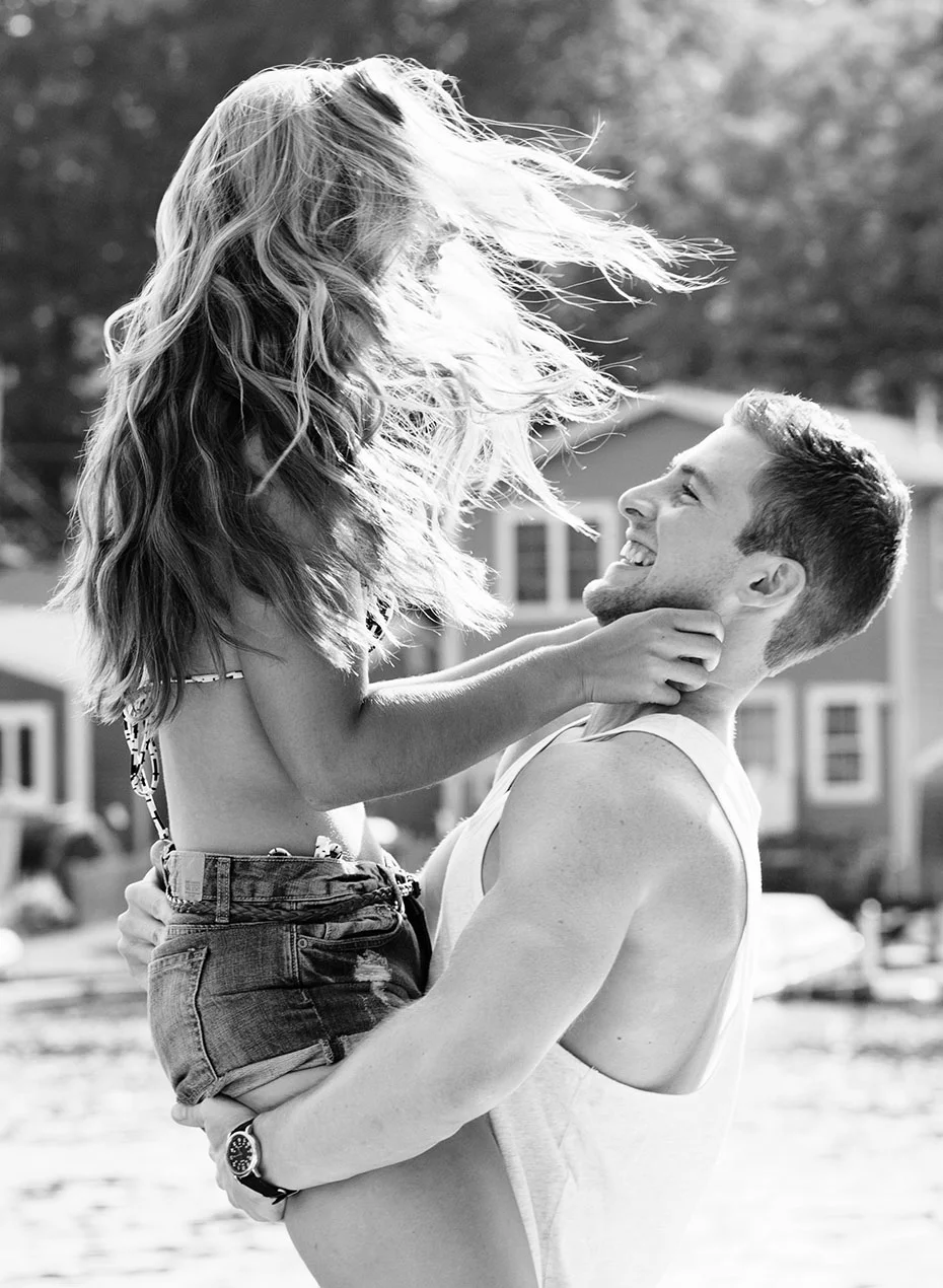 couple_fun_lake_lifestyle.jpg