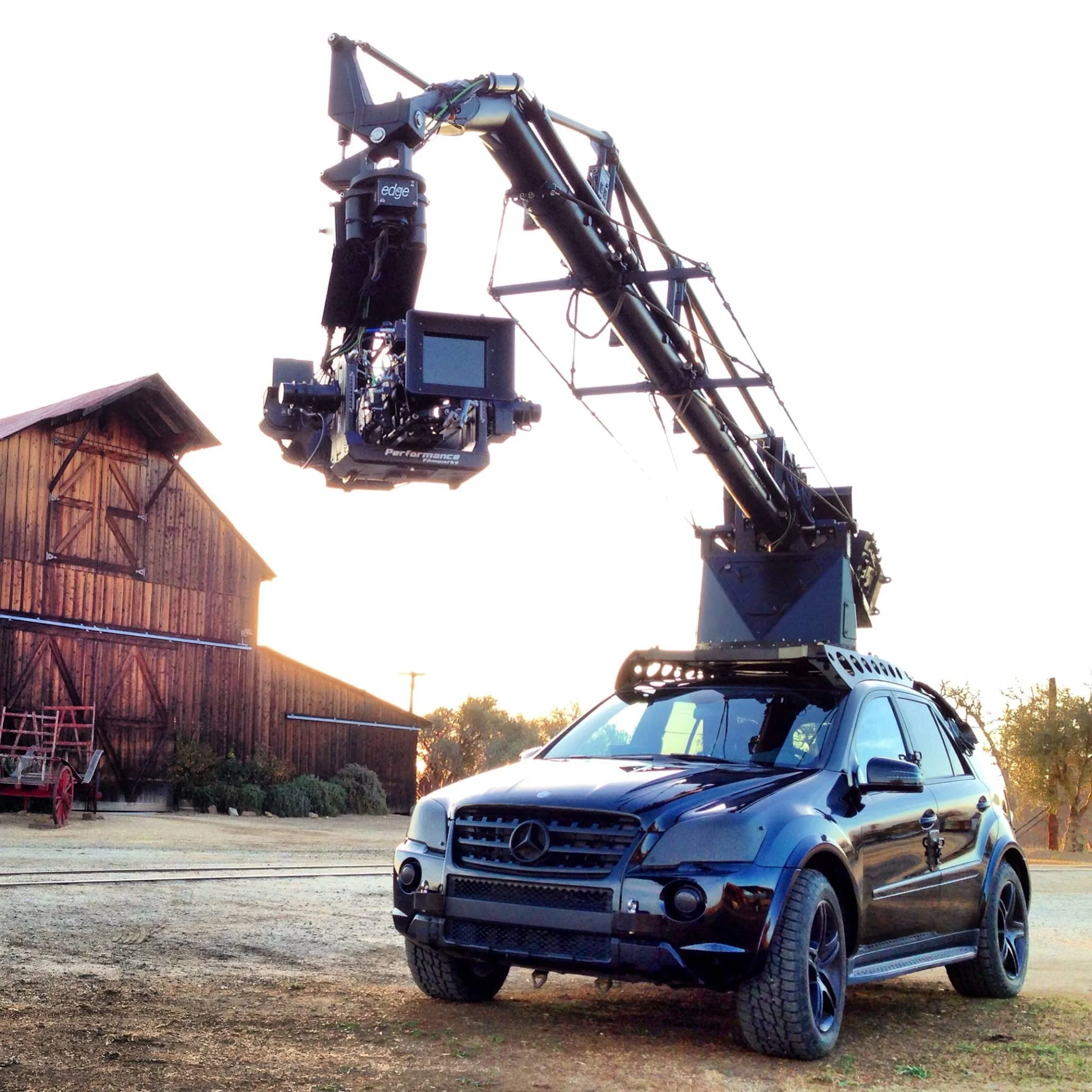 -EDGE Crane (18-Foot) — Performance Filmworks Inc.