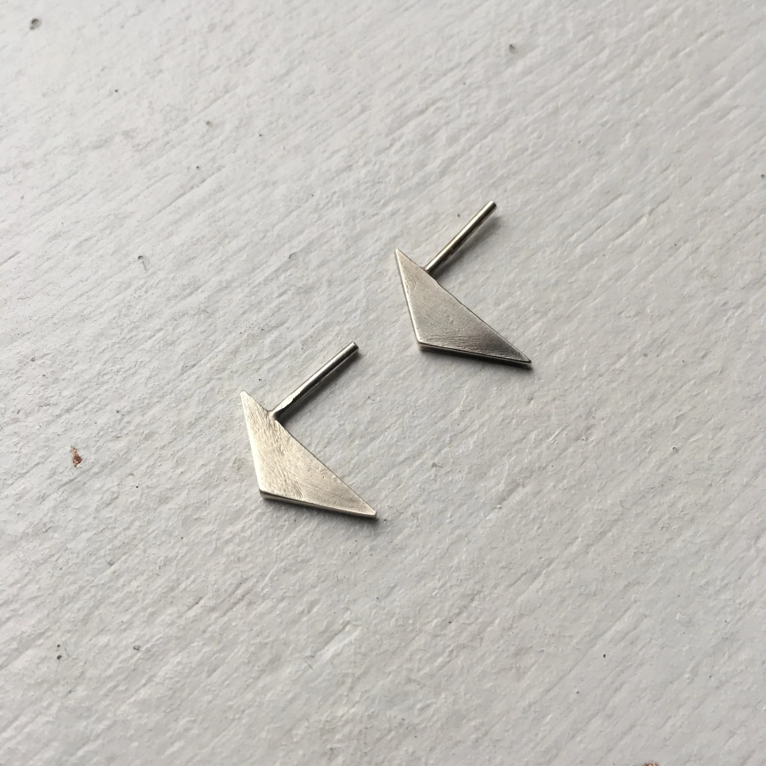 SHARKFIN STUDS