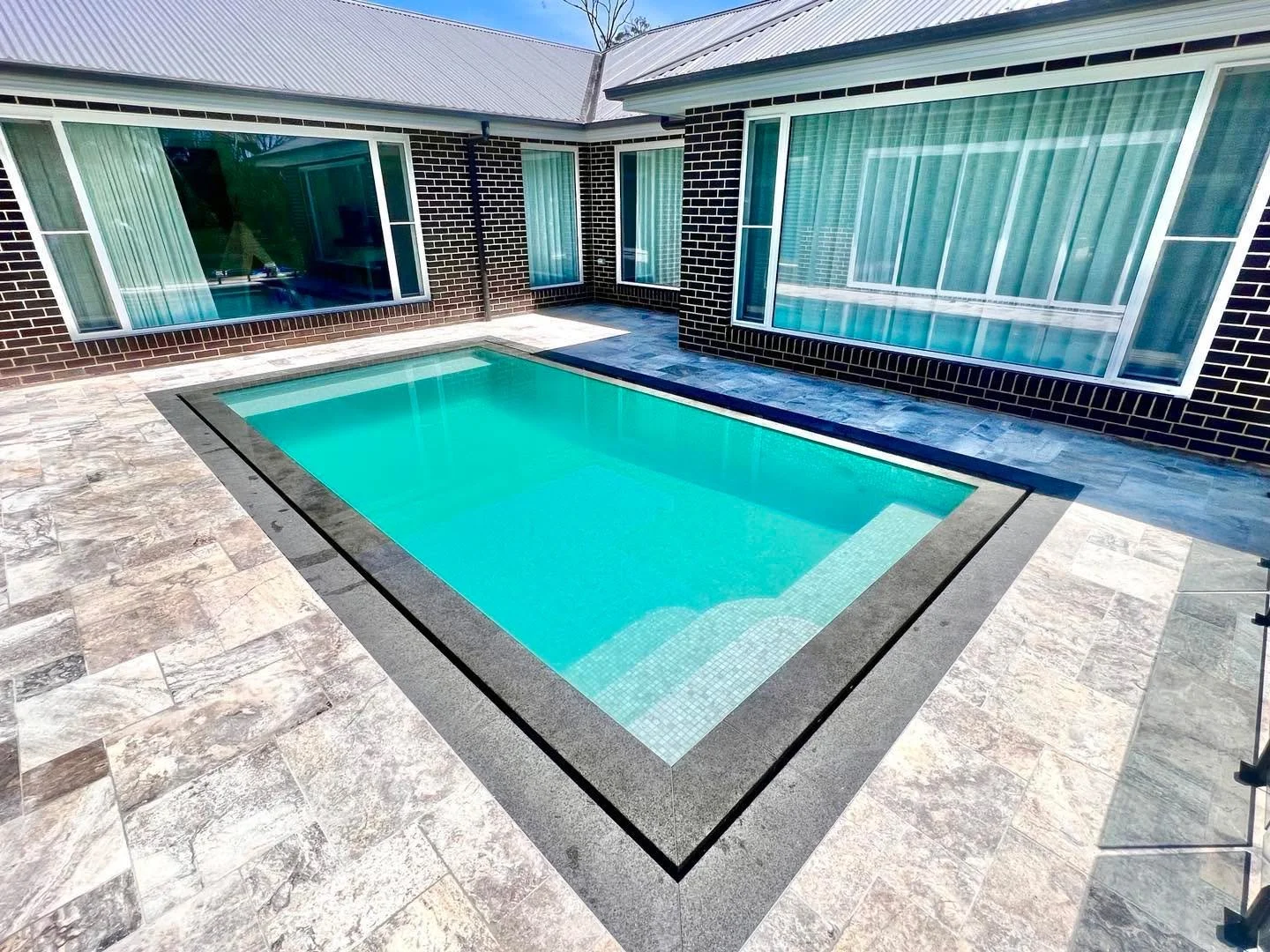 #concretepool #wetedgepool #ezzaritiles #sydneypoolbuilder #concretepoolsydney