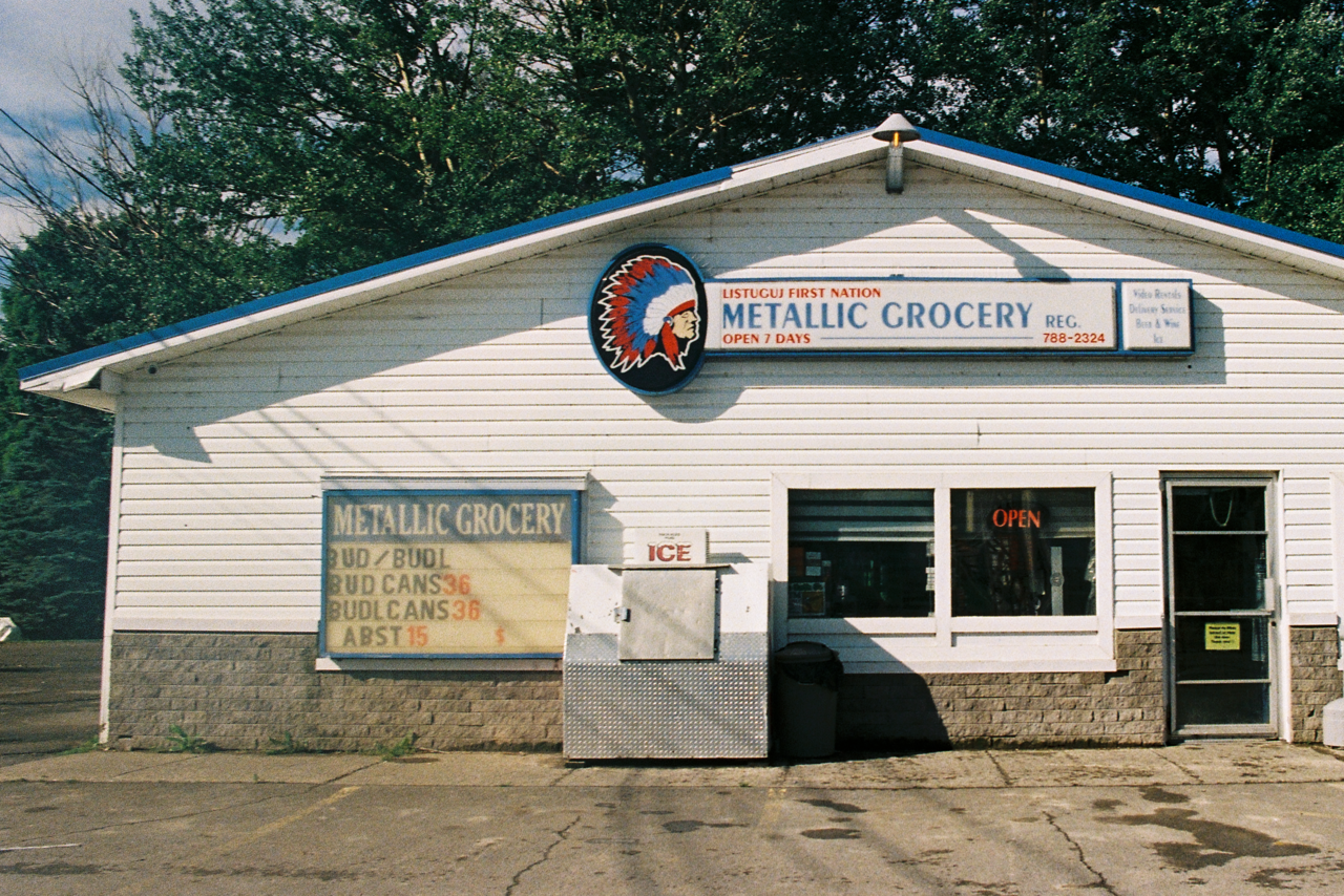 kalyn-fantasia-listuguj-quebec-metallic-grocery-photographer-toronto.png