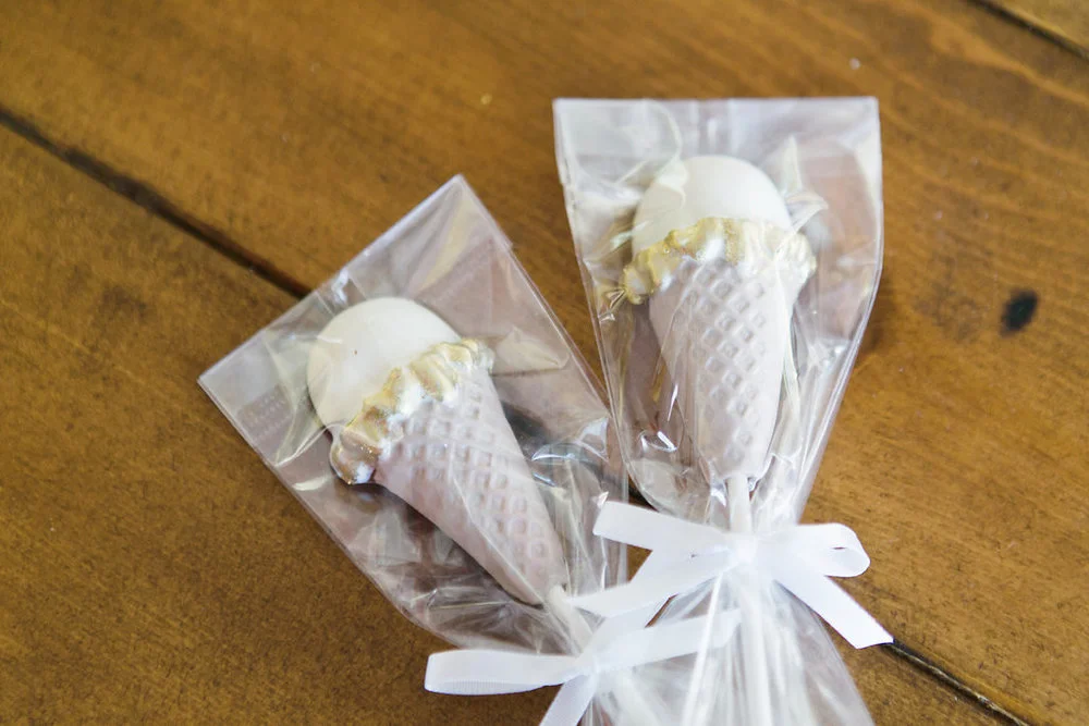 06175-wonderwomansuperheroicecreampartychocolateicecreamconefavorsfromrosebudchocolates.jpg