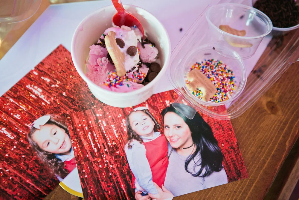 ece3f-wonderwomansuperheroicecreampartyphotoboothfun.jpg