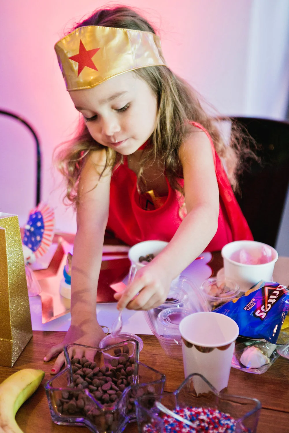 f62c1-wonderwomansuperheroicecreampartybuildingthebesticecreamsundaeever.jpg