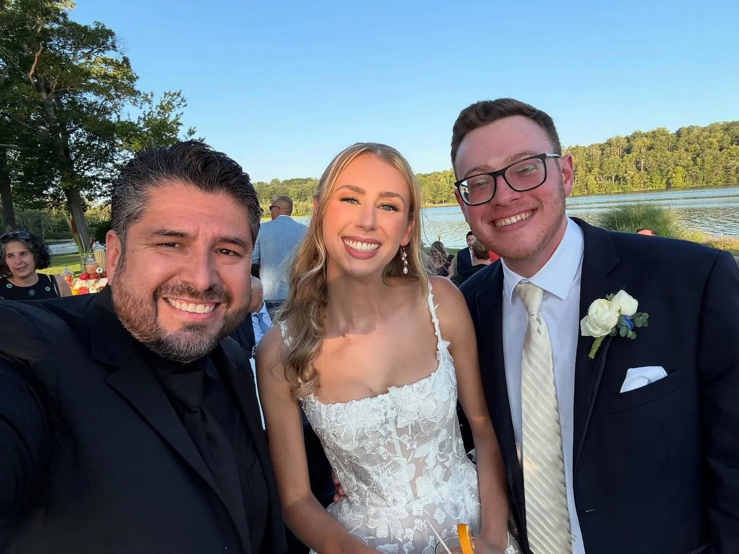 Quick selfie with MC/DJ Steve and our brand-new newlyweds, Olivia & Aaron, ready to party at the beautiful North Shore House! 🎉💍 #JustMarried #NorthShoreHouse #SGProductions
