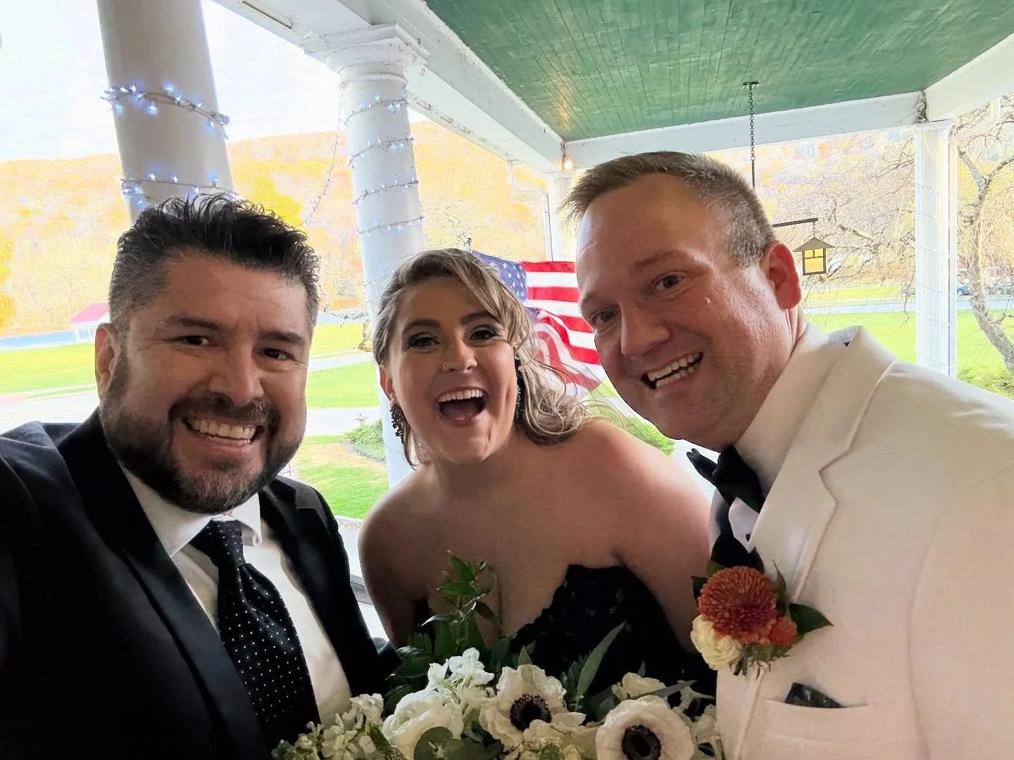 Pre-party vibes with DJ Steve and our bride &amp; groom, Alexandra and Justin, at the Shawnee Inn! 🎭🎃 Congratulations &mdash; it&rsquo;s going to be a fun celebration! 🧡🕺💃

#HalloweenWedding #PoconoWedding #NJWedding #MasqueradeWedding #WeddingD