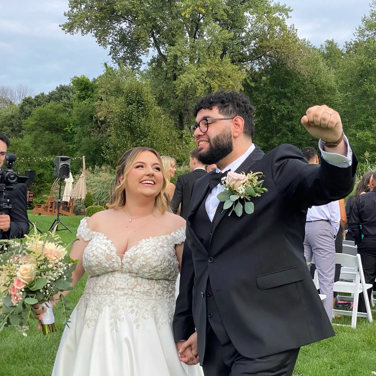 Still one of our favorite moments 💫

Lauren and Gabriel just seconds after saying &ldquo;I do&rdquo; at the beautiful @peronafarms. That just-married feeling, the smiles, the pure happiness &mdash; this is what wedding days are all about. &hearts;️ 