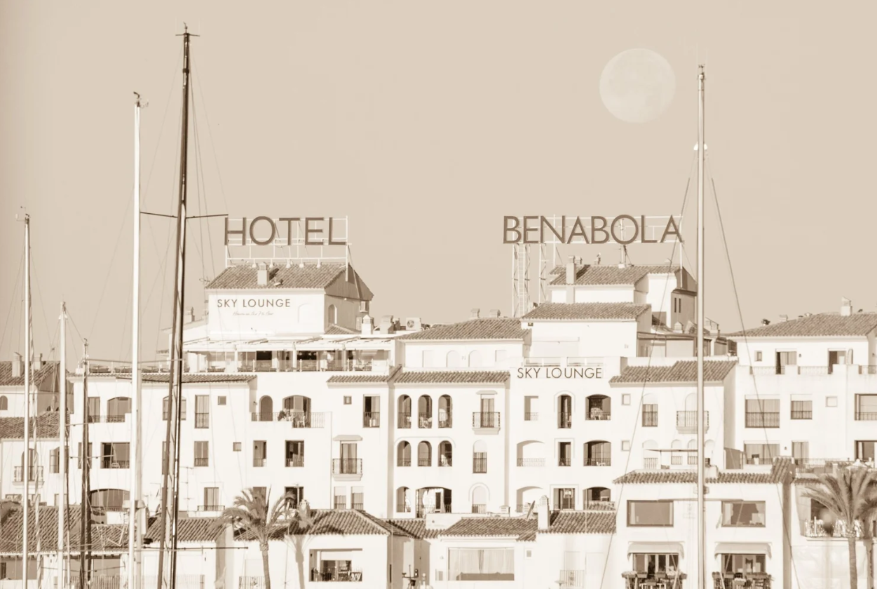 Marbella-Moonset at Hotel Benabola.png