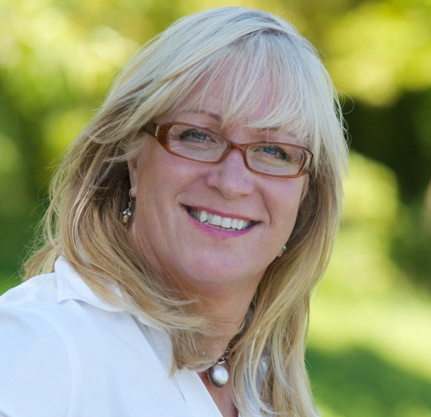  Film production crews:  creating Digital Video Advertising and commercials