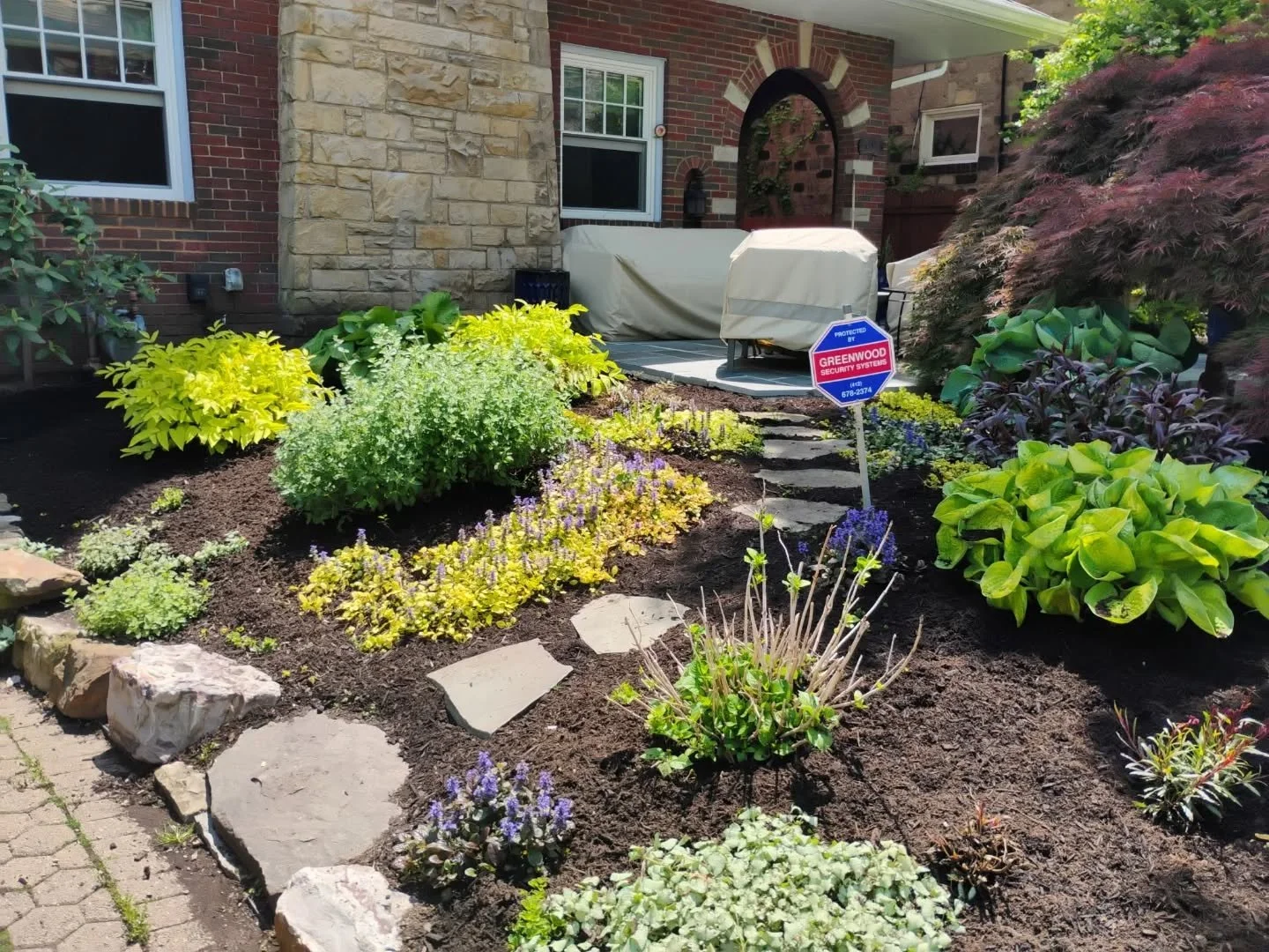 Starting slow with a small garden in Point Breeze.🏵️
Gardenalia is committed to remove as many lawns as possible and replace them with pollinator gardens! 🦋
.
#landacapingpittsburgh #pittsburghpa