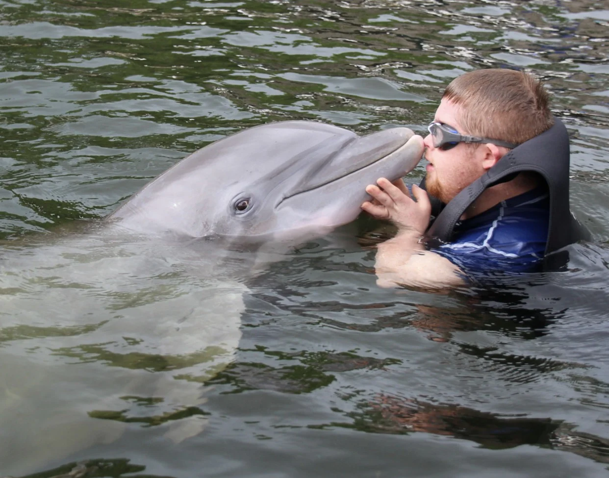 Kiss2.jpg