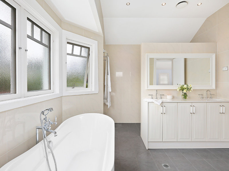 Master bedroom ensuite