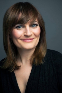 Amanda+Converse+Headshot.jpg