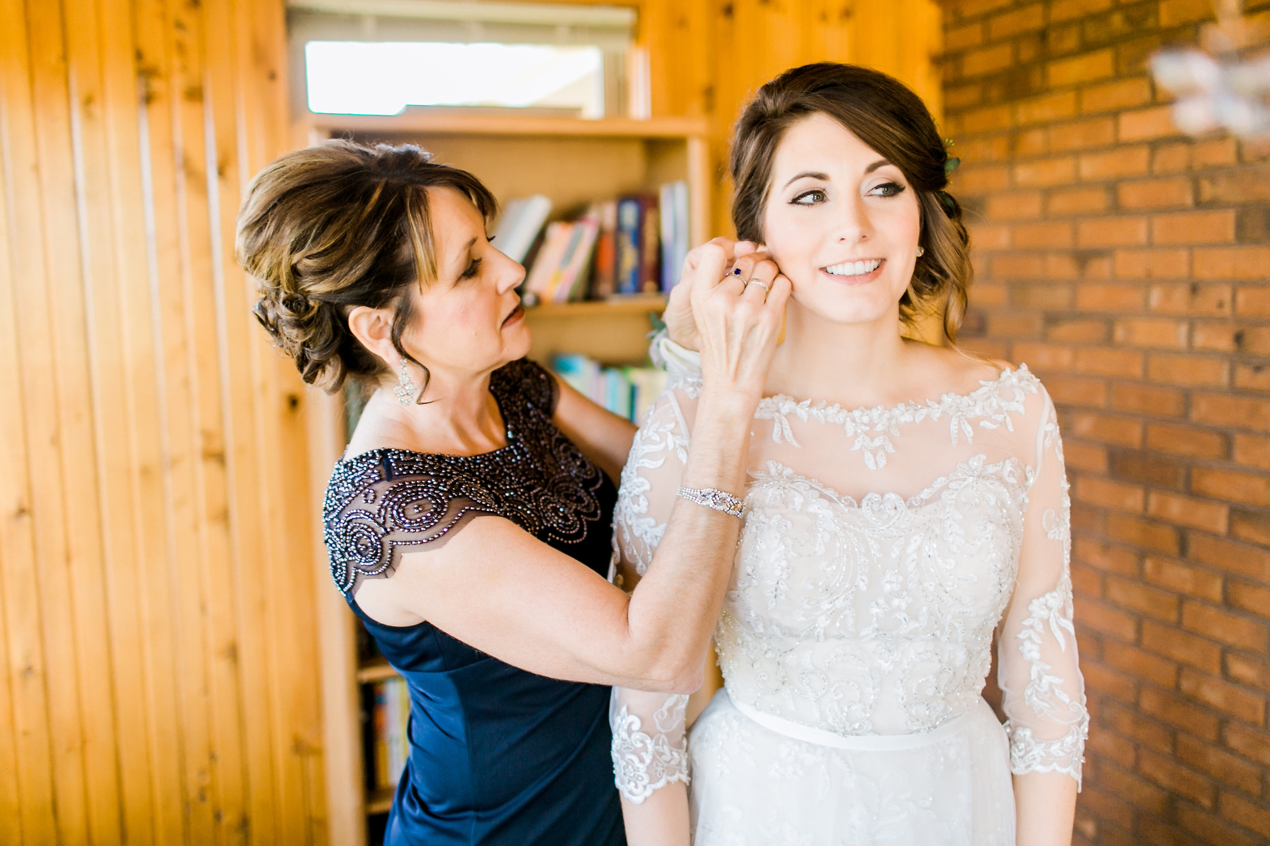 MissouriRusticWedding_StLouisWeddingPhotographer_AliciaDan_CatherineRhodesPhotography-590-Edit.jpg