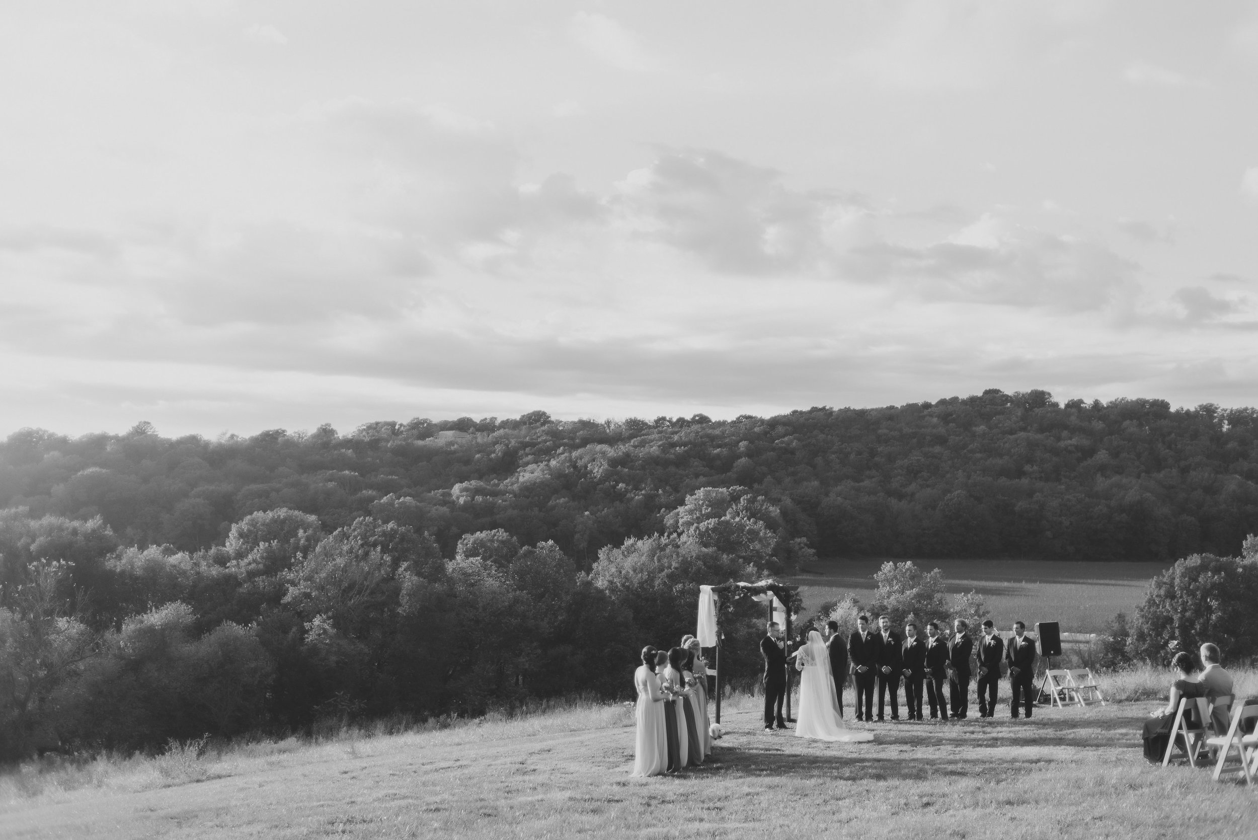 MissouriRusticWedding_StLouisWeddingPhotographer_AliciaDan_CatherineRhodesPhotography-3410-Edit.jpg