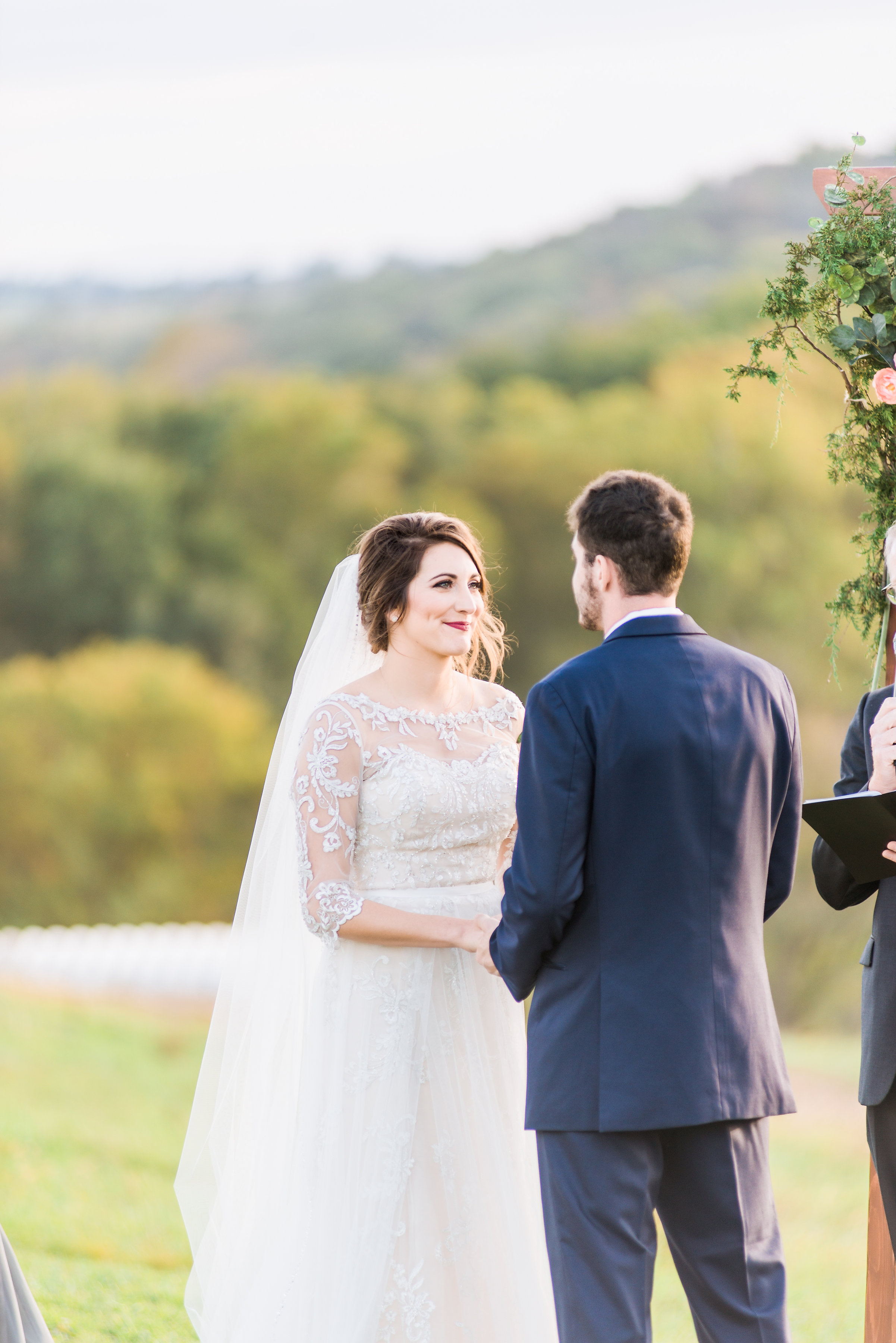 MissouriRusticWedding_StLouisWeddingPhotographer_AliciaDan_CatherineRhodesPhotography-3557-Edit.jpg