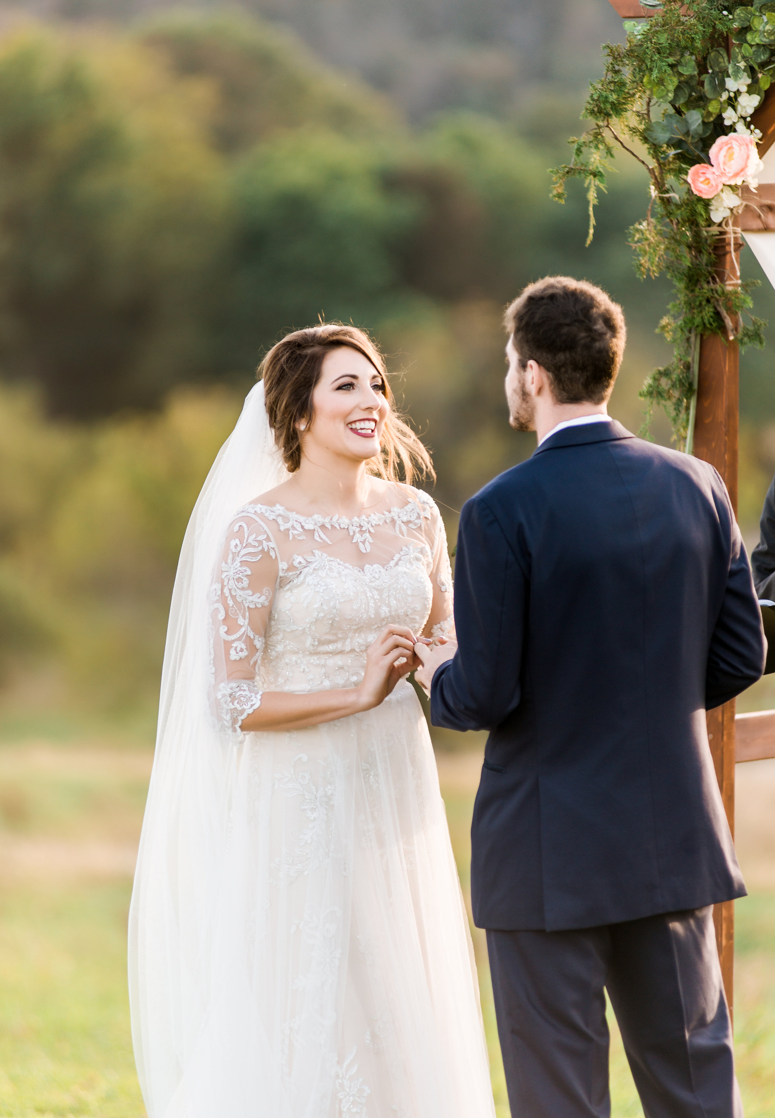 MissouriRusticWedding_StLouisWeddingPhotographer_AliciaDan_CatherineRhodesPhotography-3663-Edit.jpg