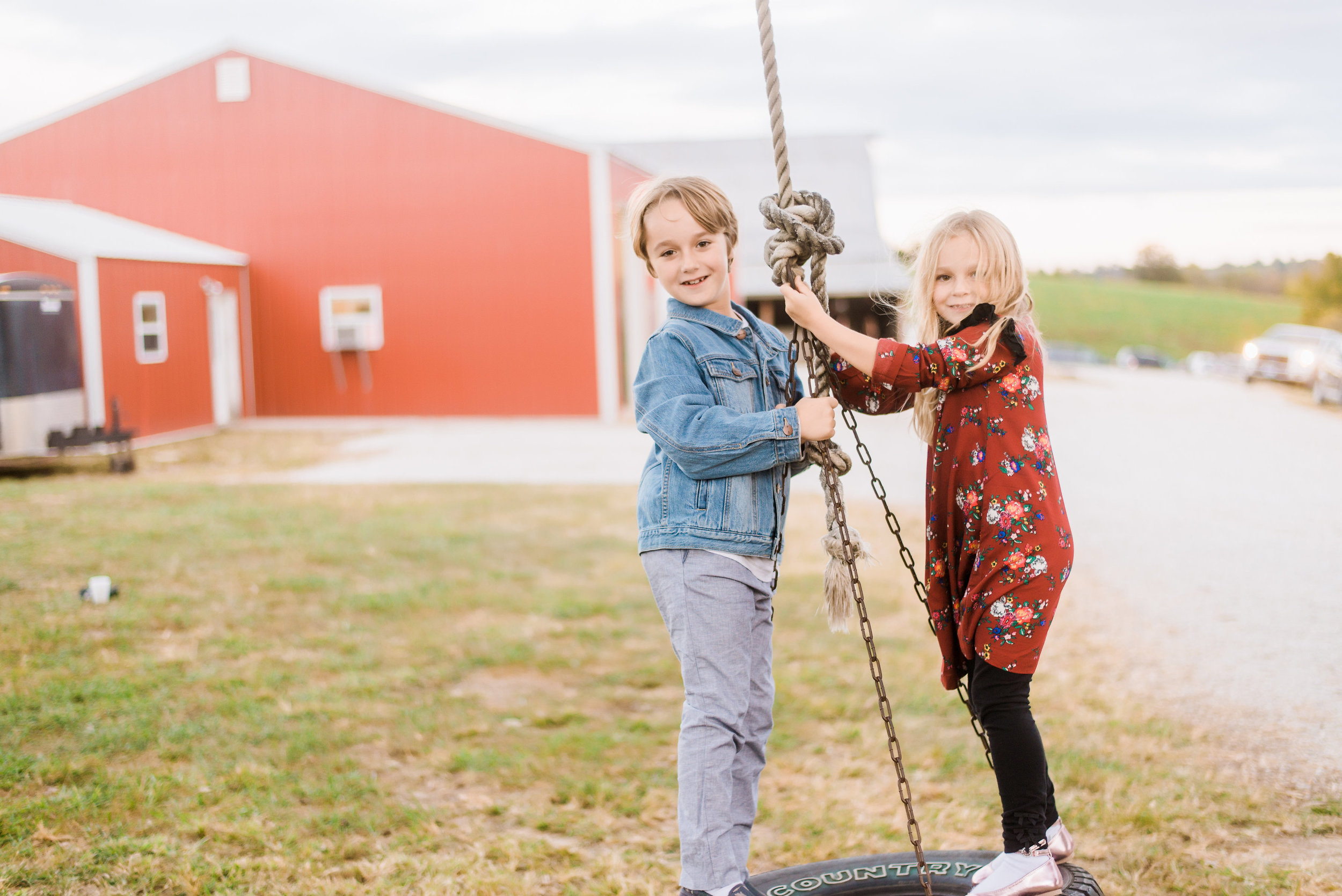 MissouriRusticWedding_StLouisWeddingPhotographer_AliciaDan_CatherineRhodesPhotography-4382-Edit.jpg