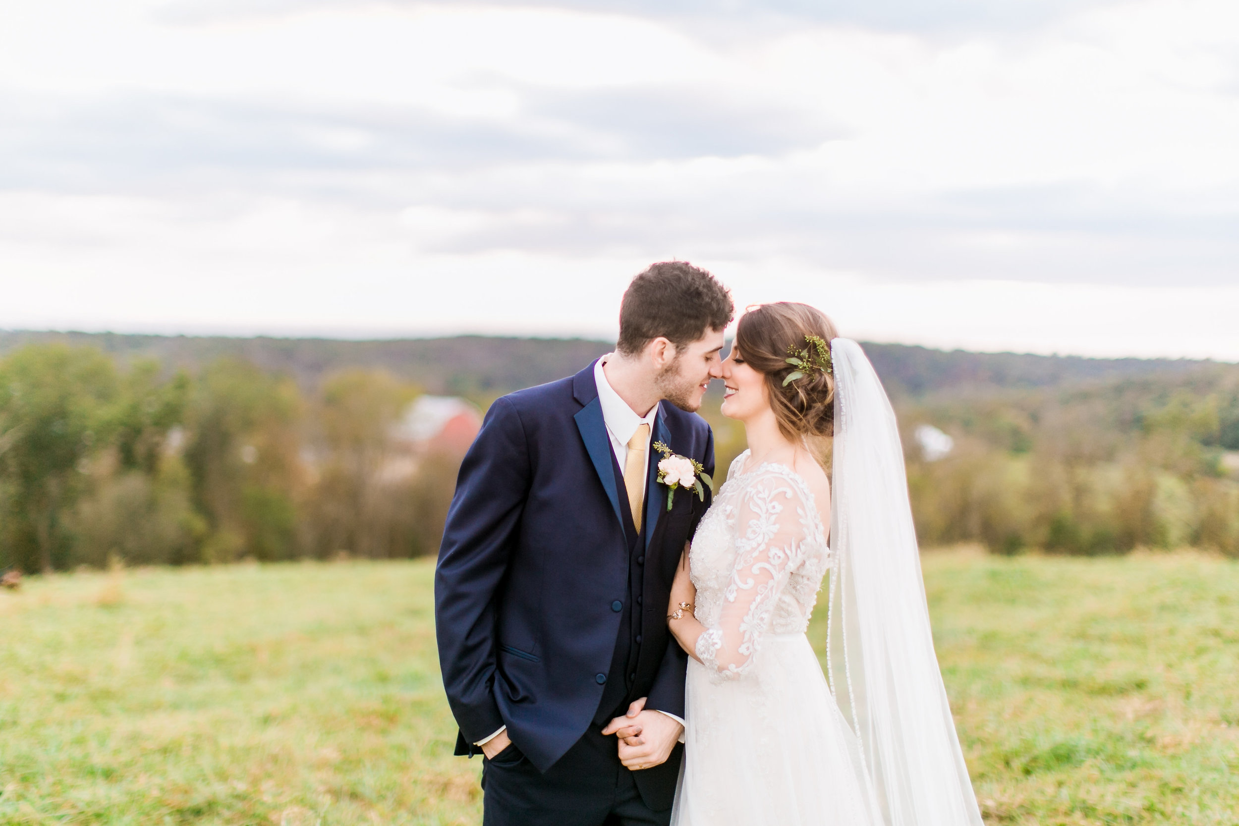 MissouriRusticWedding_StLouisWeddingPhotographer_AliciaDan_CatherineRhodesPhotography-4388-Edit.jpg