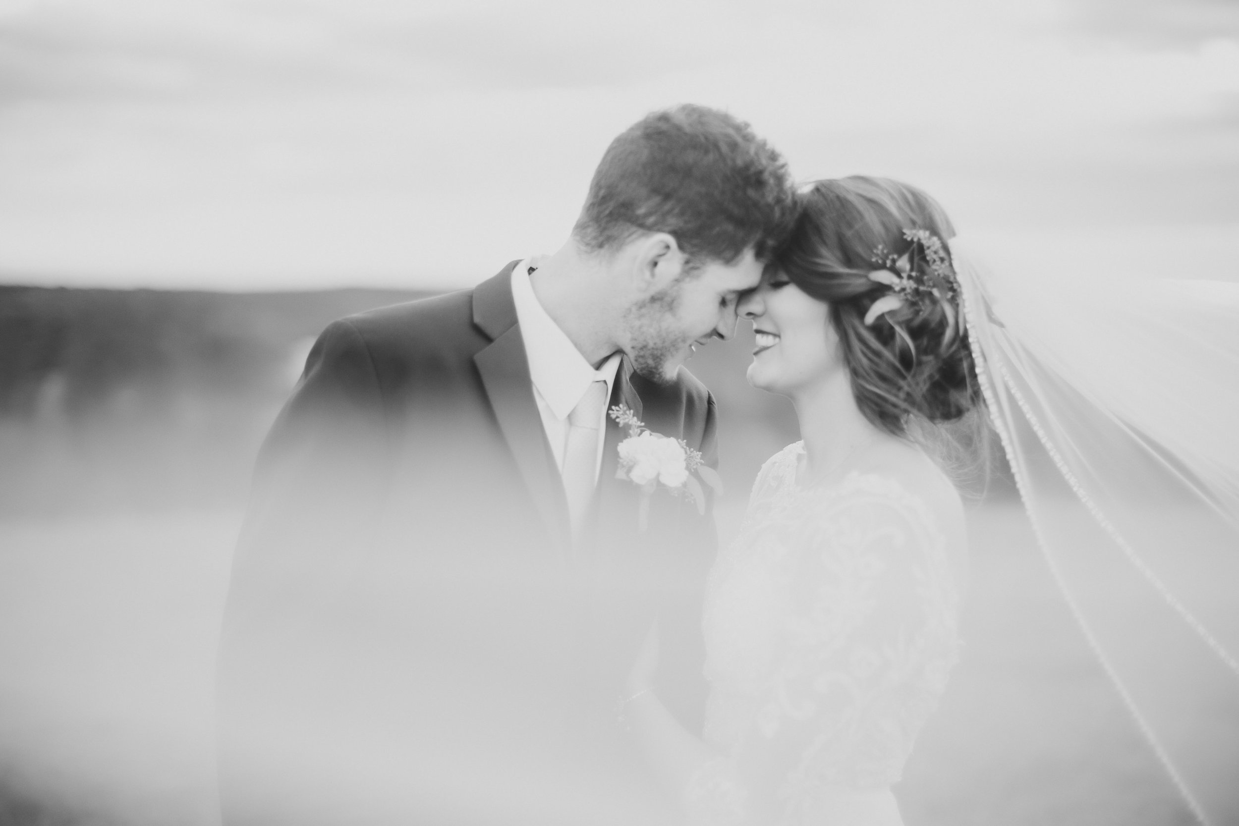 MissouriRusticWedding_StLouisWeddingPhotographer_AliciaDan_CatherineRhodesPhotography-4460-Edit.jpg