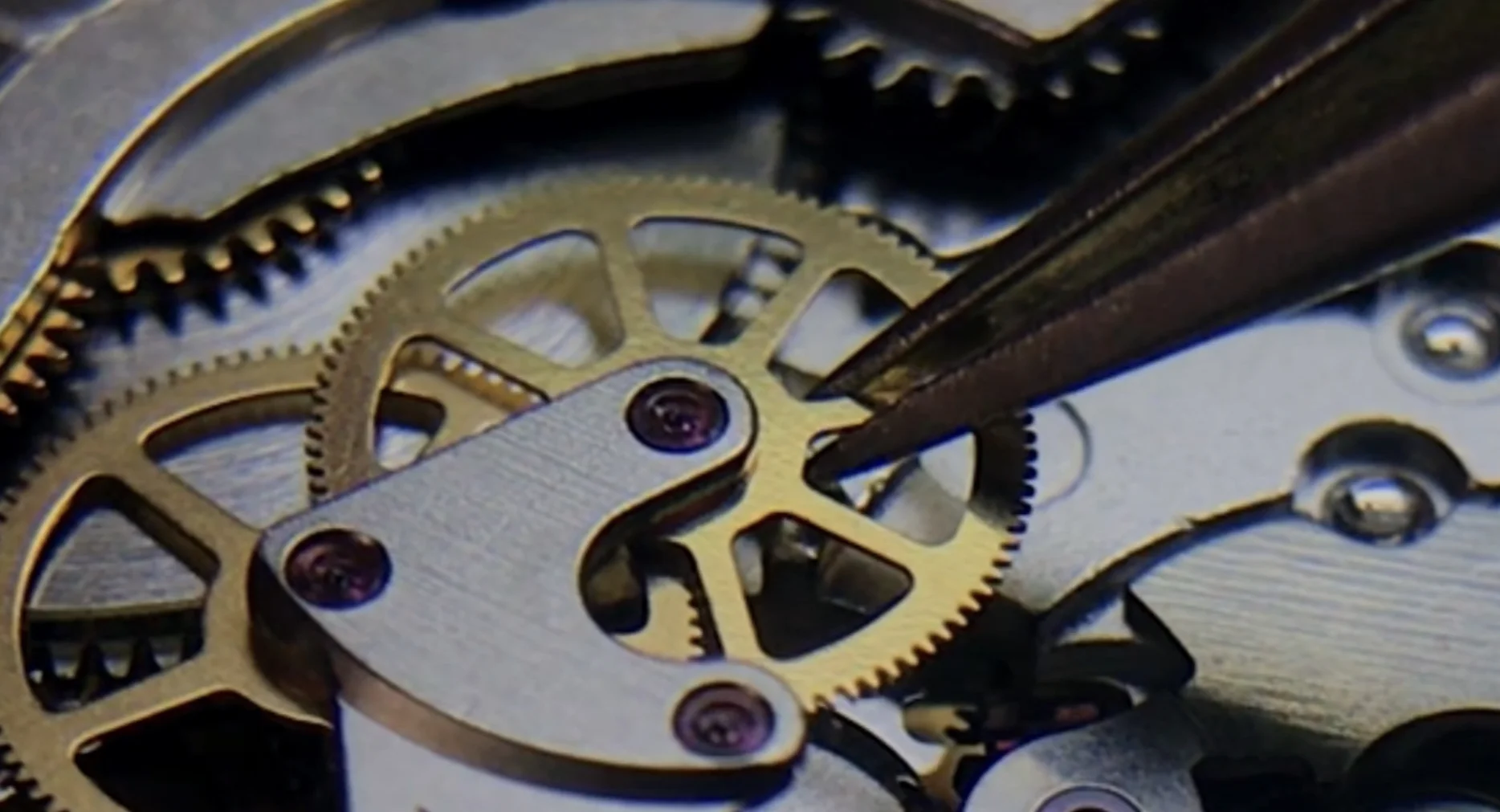 The gear train assembly of an ETA 2892