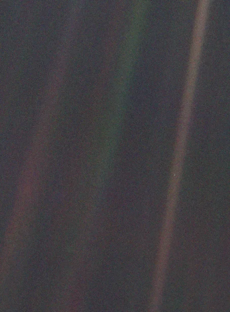 On February 14, 1990, at the request of astronomer & author Carl Sagan, Voyager 1, from a distance of six billion kilometres, snapped this photograph of our planet. Image credit: NASA/JPL-Caltech