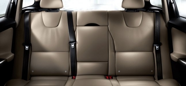 Volvo-XC60-back-seat.jpg