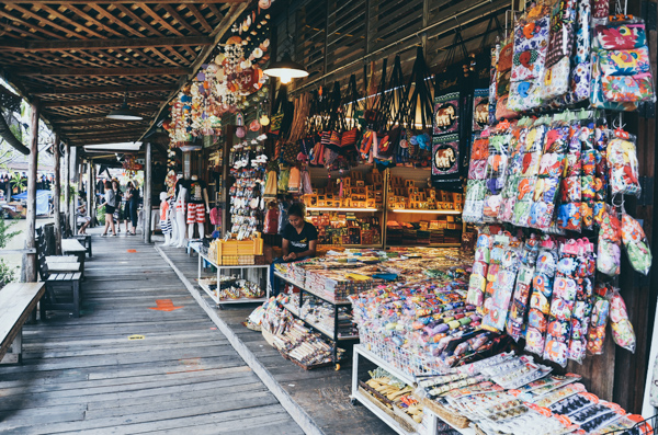 Pattaya-Floating-Market_Tang-Yan-Song_Shutterstock.com_.jpg