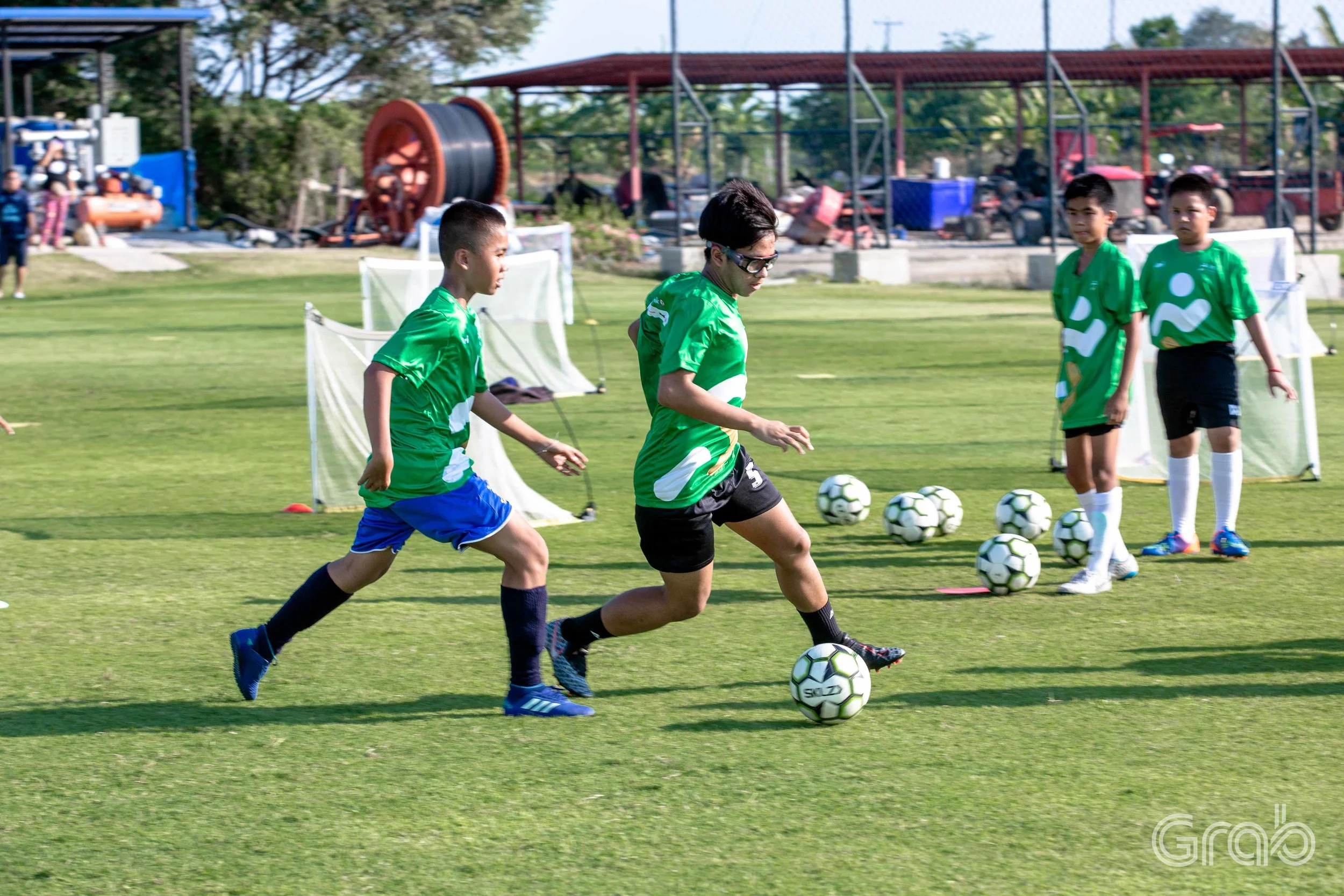 FOOTBALL-276.jpg