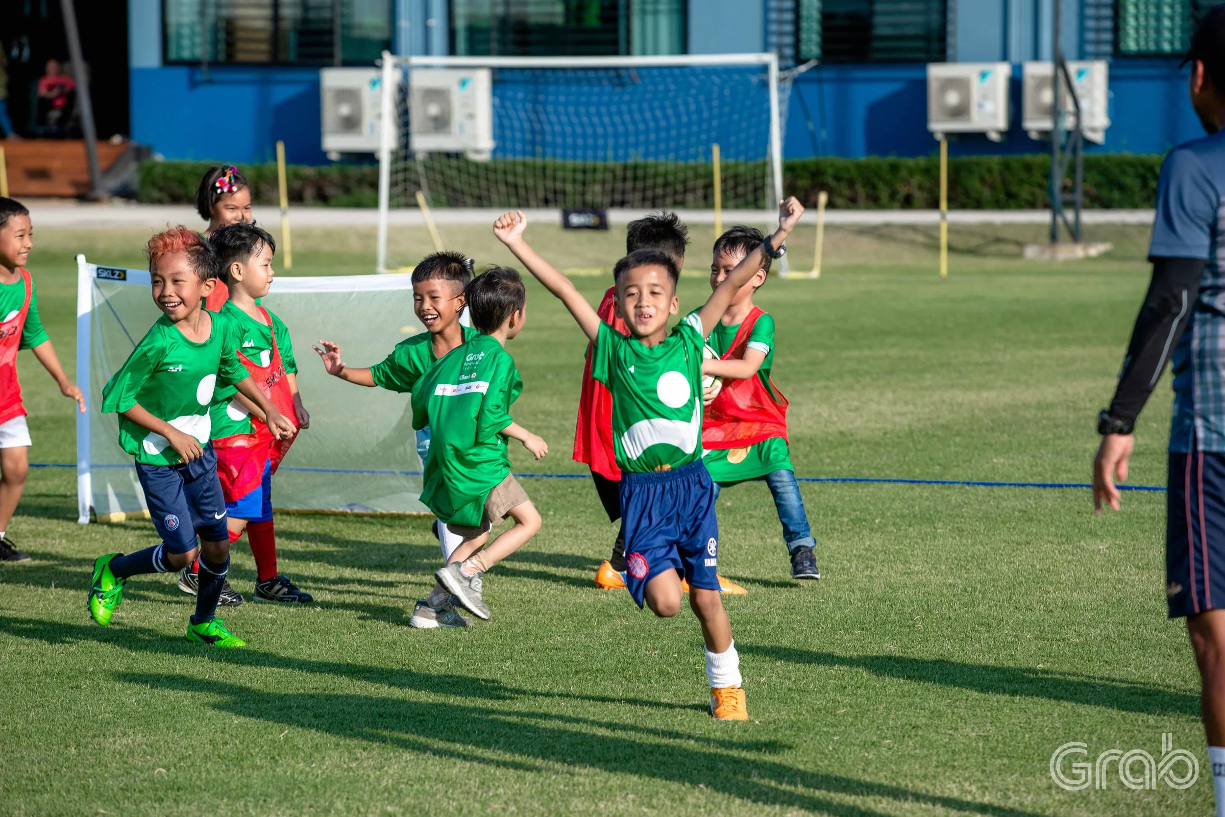 FOOTBALL-324.jpg
