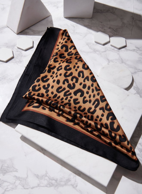 LEOPARD PRINT SILK SCARF