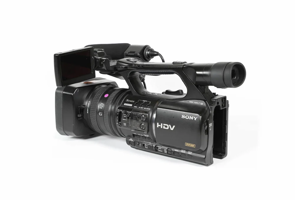 Sony Hvr-Z5E Complete Shooting Kit Hire - £70/Day Or £210/Week — New Day  Pictures