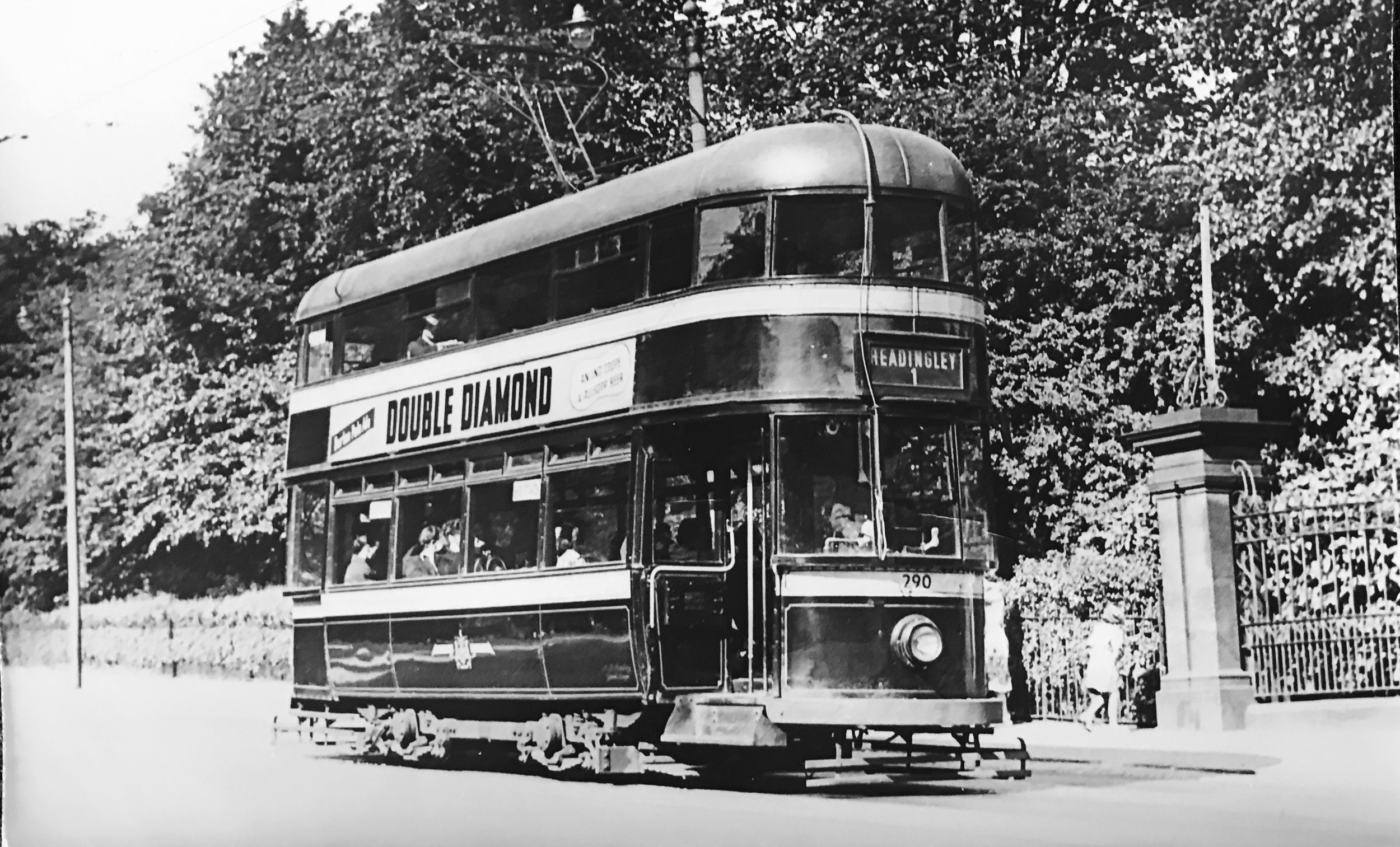 Tram No 290, route 1, destination Headingley, at Roundhay Park Gates, circa 1950
