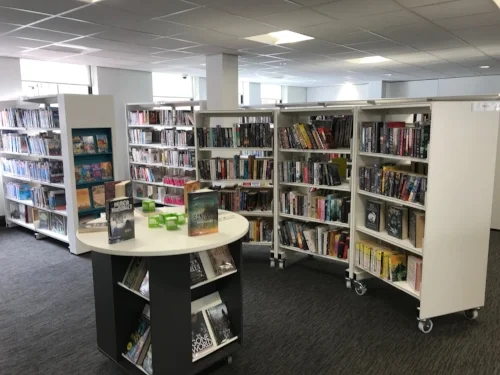 Hub Shelving IMG_8700.jpg