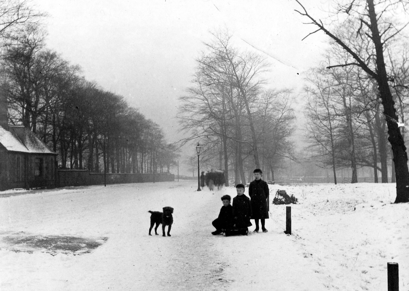 Kirkstall Lane, towards St Ann’s Lane, circa 1910