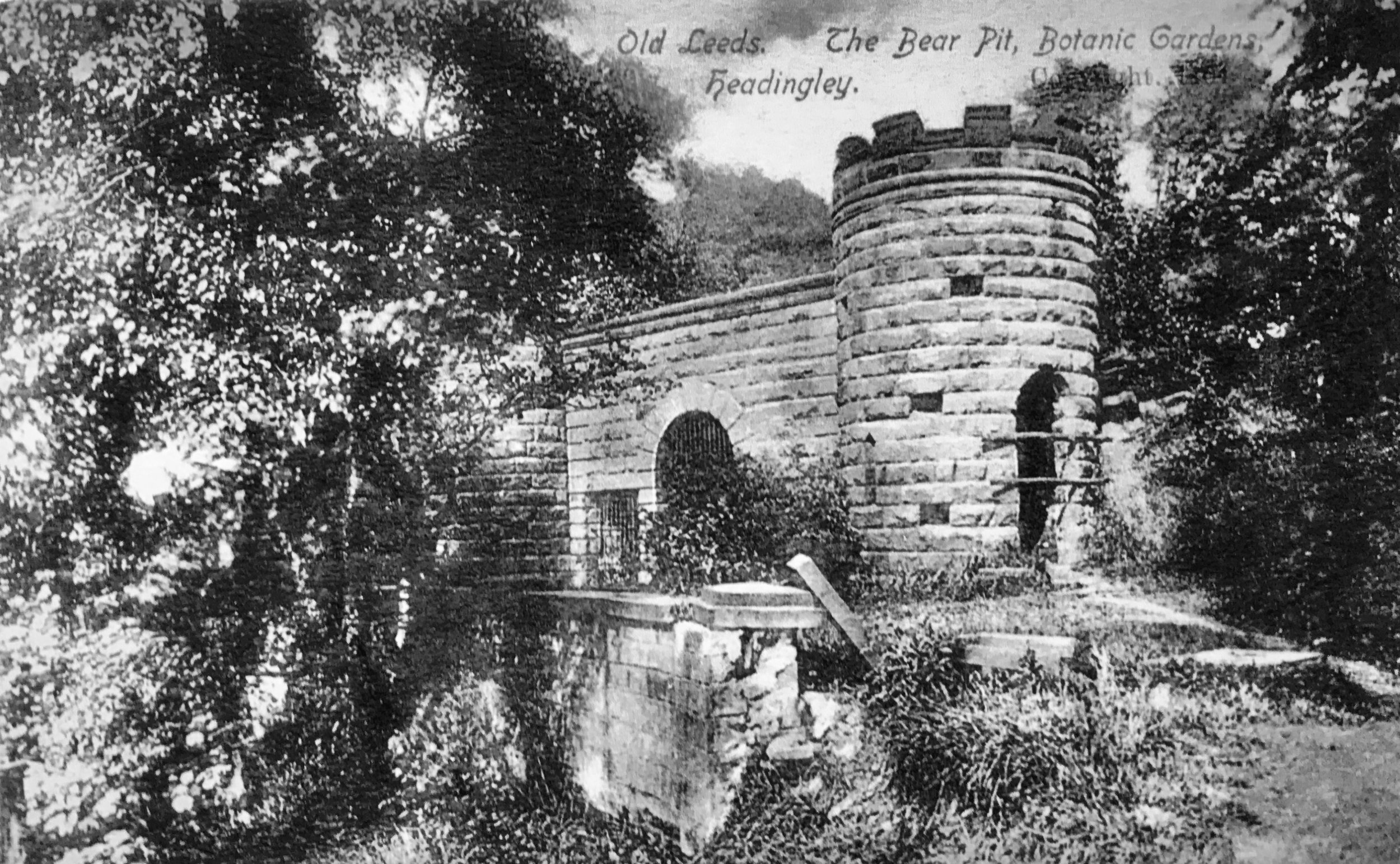The Bear Pit, installed in the Gardens, 1841