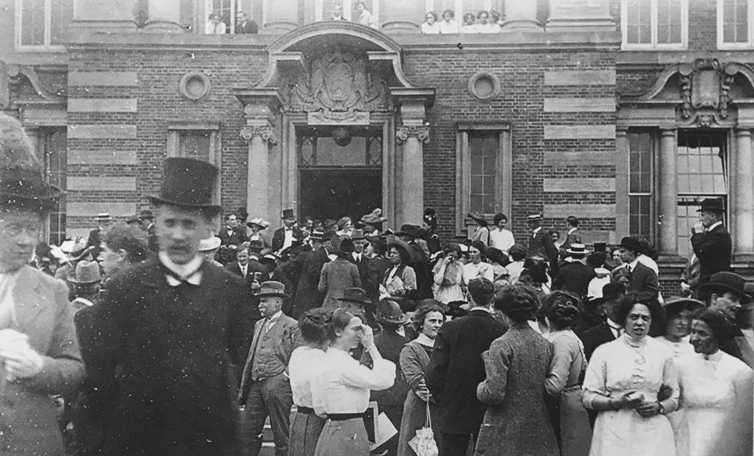 People attending official opening ceremonies, 1913