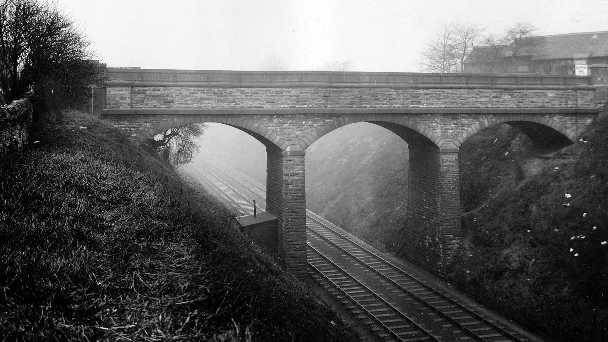 Railway bridge, St Michael’s Lane, 1932