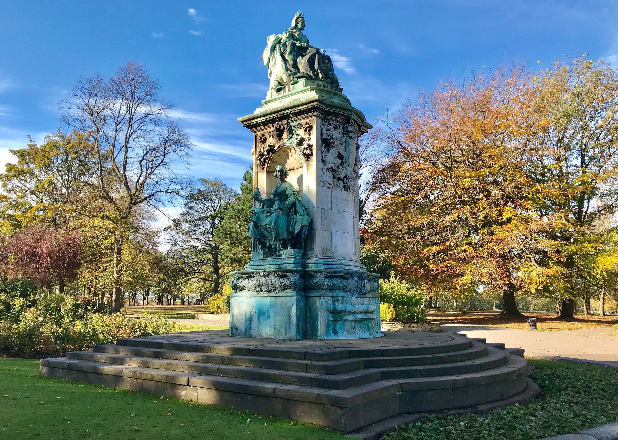 Queen Victoria Statue, Woodhouse Moor © HP