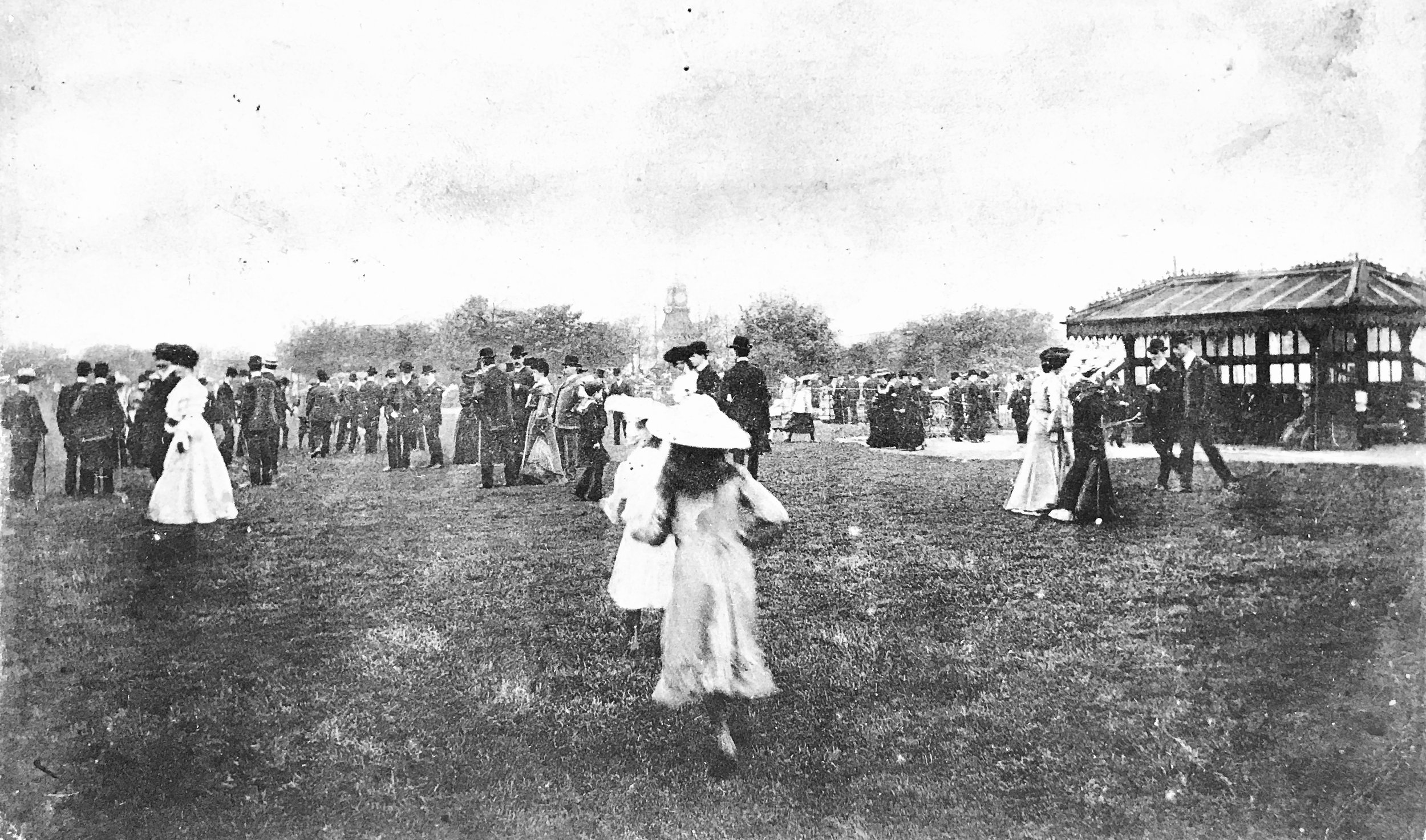 Sunday on Woodhouse Moor, 1906