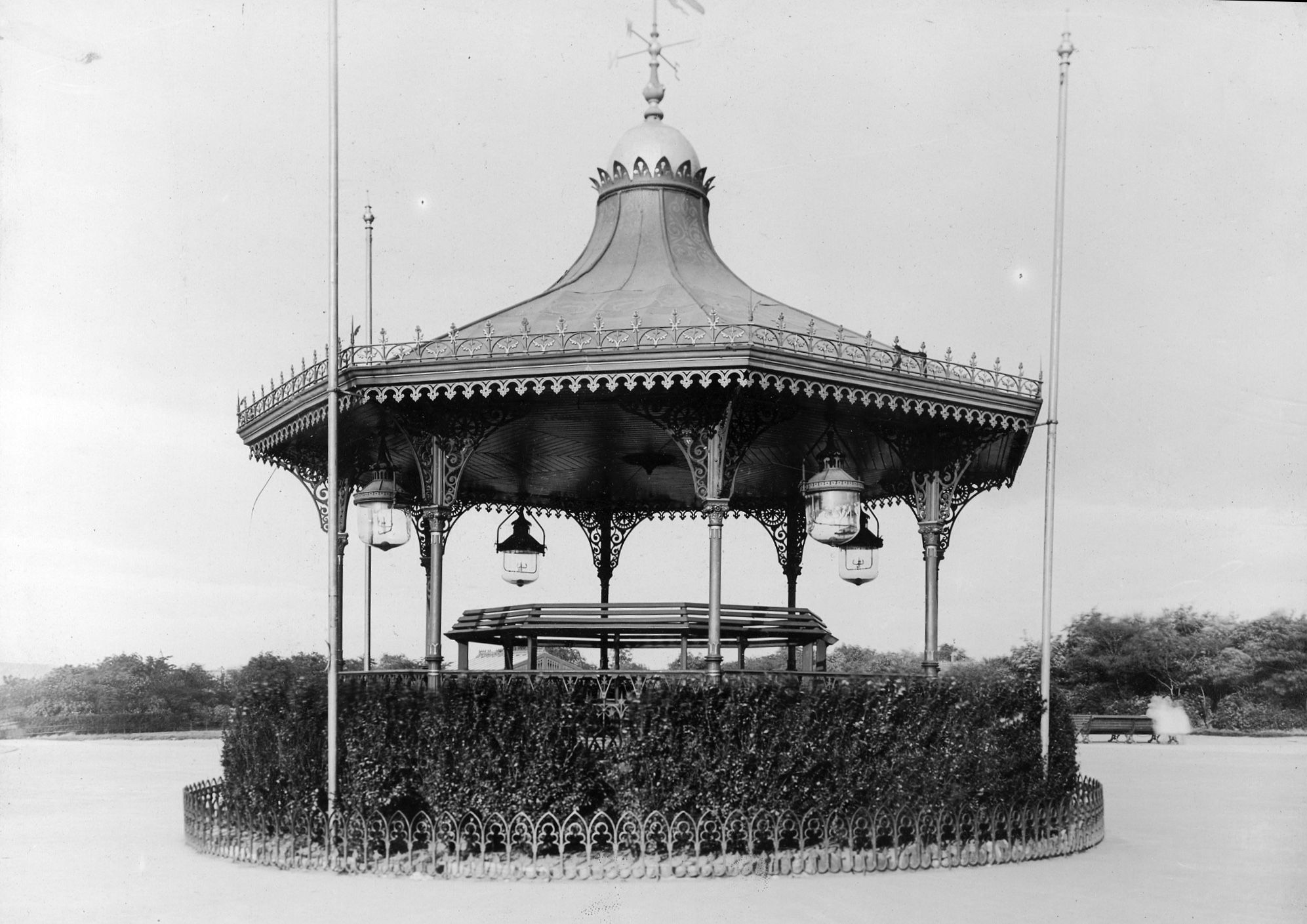 Bandstand, Woodhouse Moor, early 1900s © LLIS