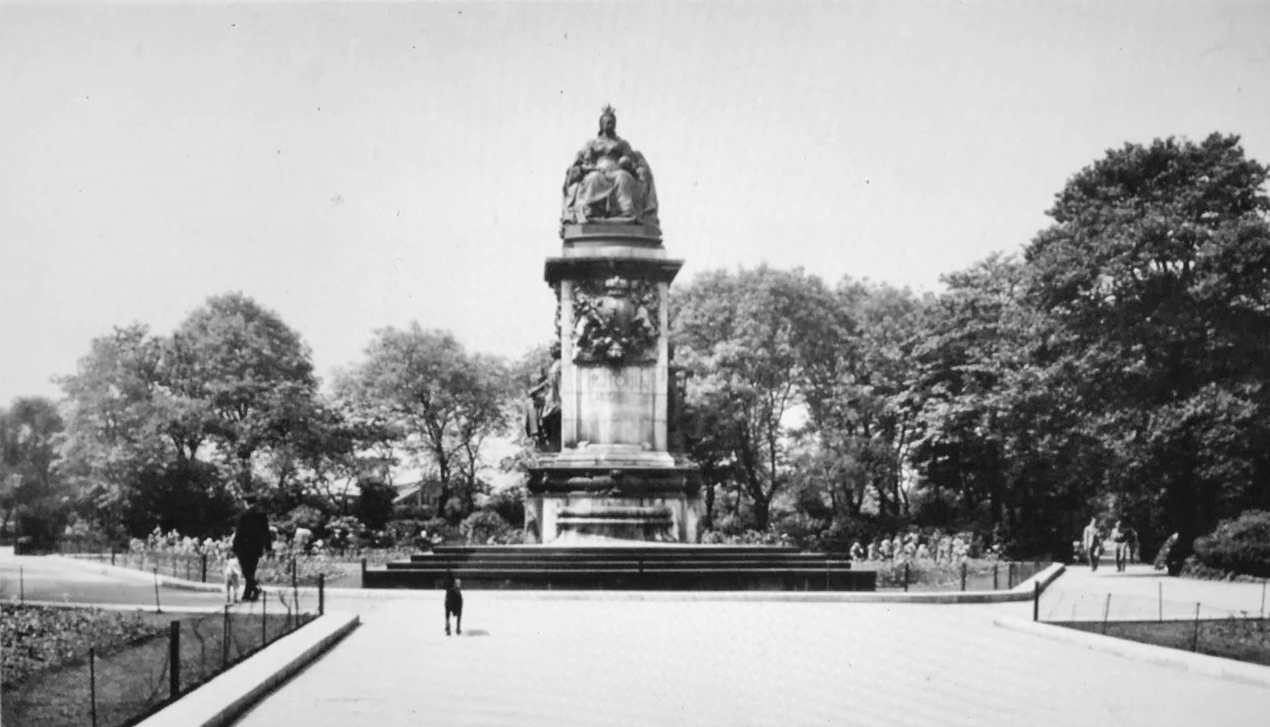 Queen Victoria Statue, Woodhouse Moor, undated