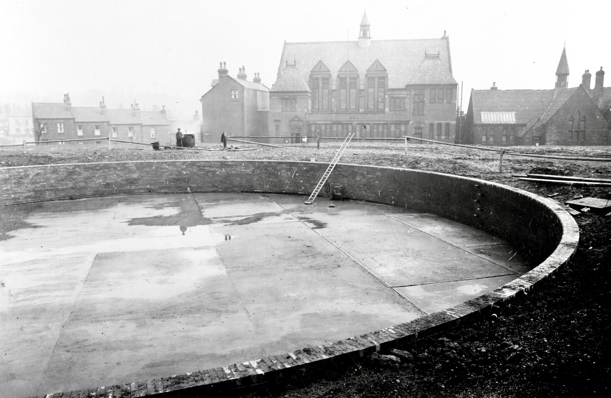 Wartime Static Water Tank , Rampart Road, Woodhouse Moor, 1942 © LLIS